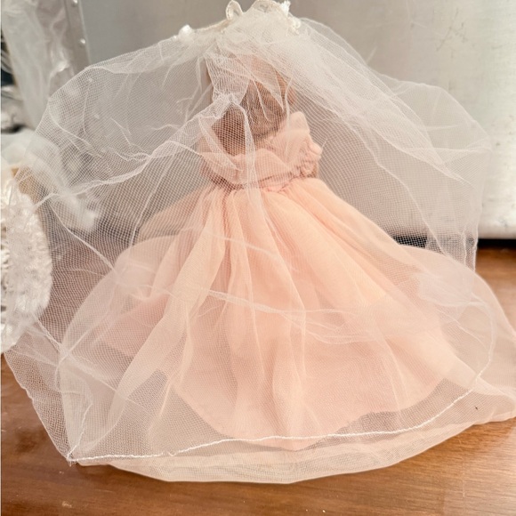 7 Vintage Doll Collection in Pink, White, Gold, Blue and Orange - Picture 4 of 16